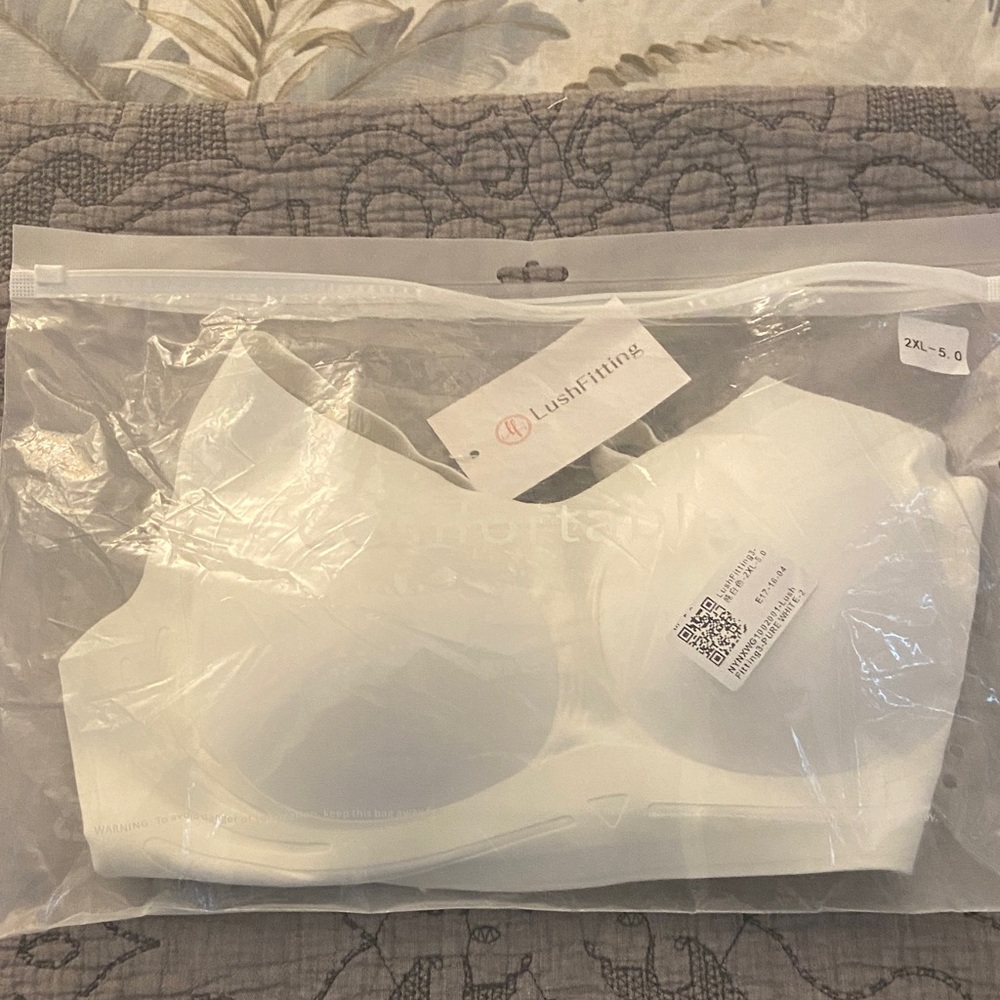 NWT Lush Pure White Bra